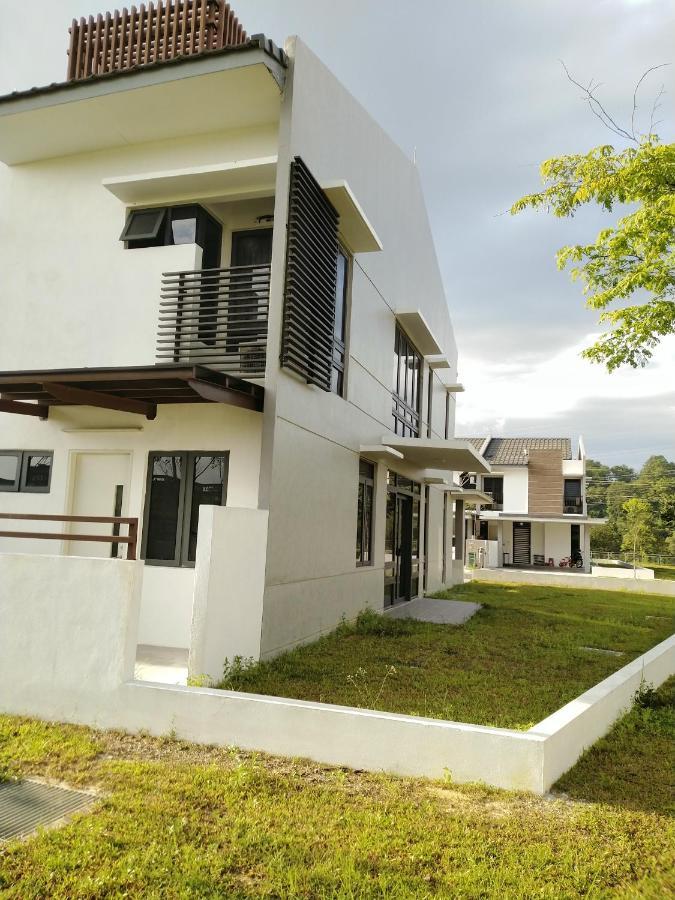 Pinevalley Homestay Putrajaya Presint 12 Buitenkant foto