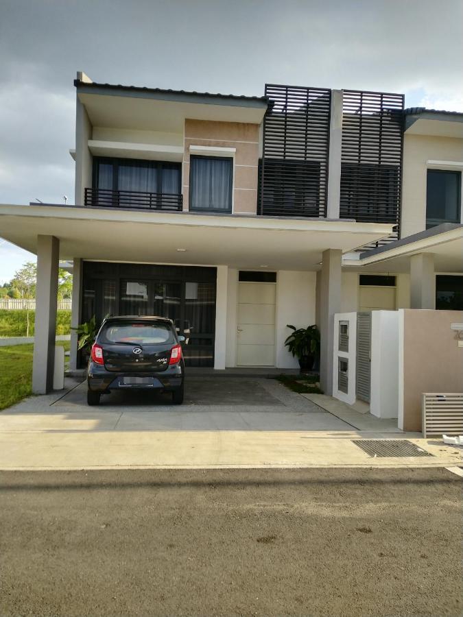 Pinevalley Homestay Putrajaya Presint 12 Buitenkant foto