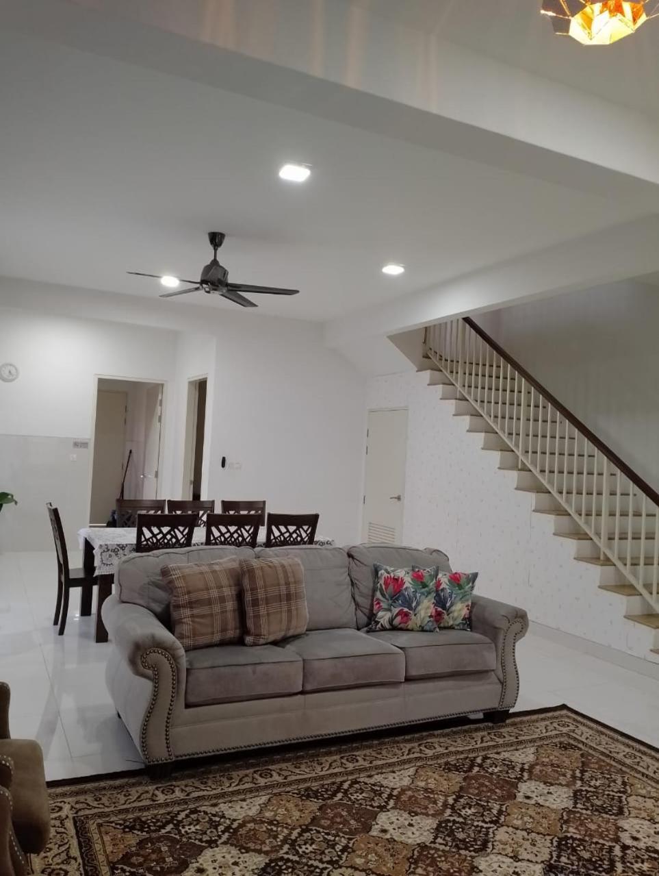 Pinevalley Homestay Putrajaya Presint 12 Buitenkant foto